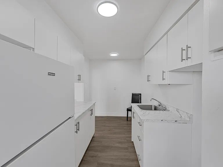 65 Thorncliffe Park Dr #1006 — Photo 9