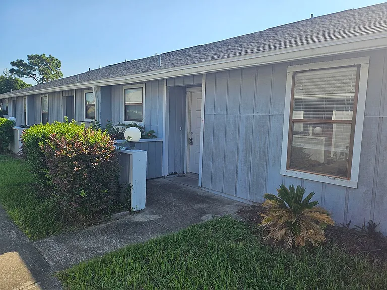1342 Independence Dr #C — Photo 9