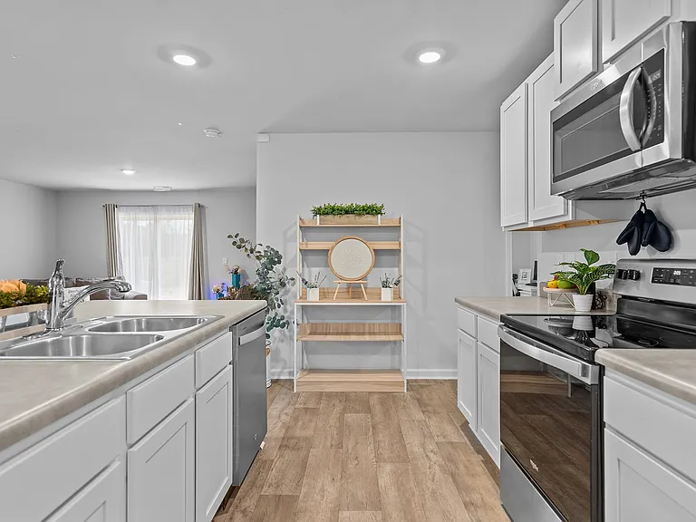 402 Folkstone Rd — Photo 37