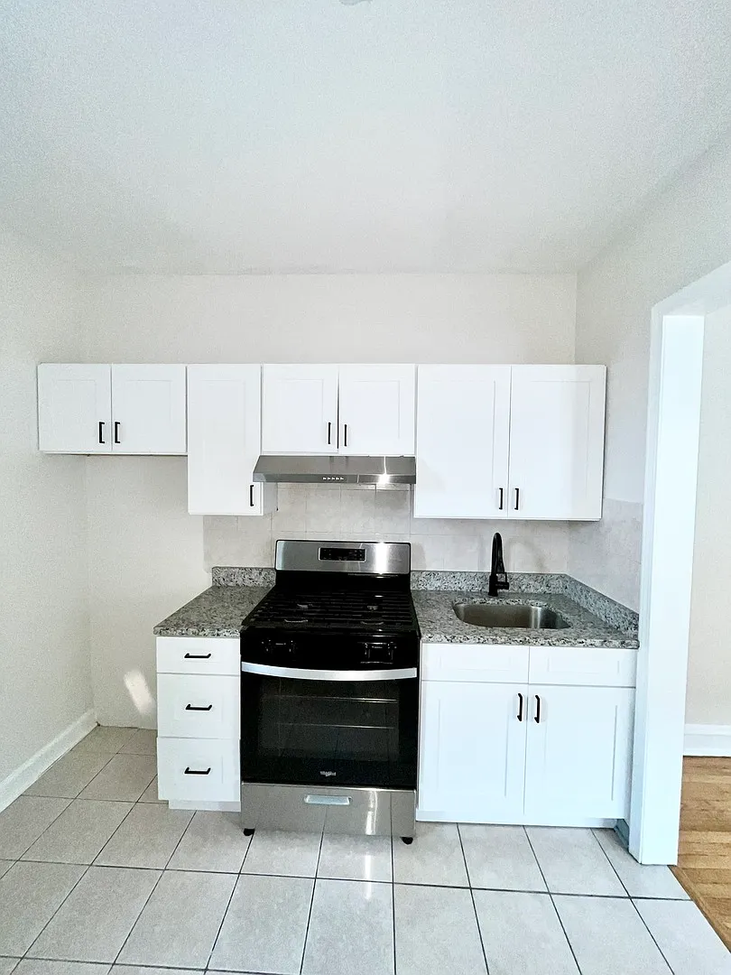 2 bed, 900 sqft, $1,550 — Photo 4
