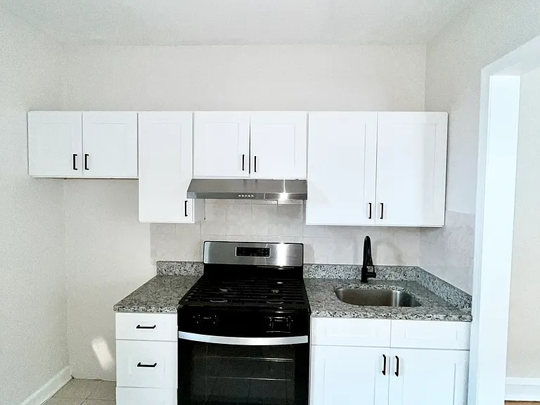 2140 N Kildare Ave #3 — Photo 4