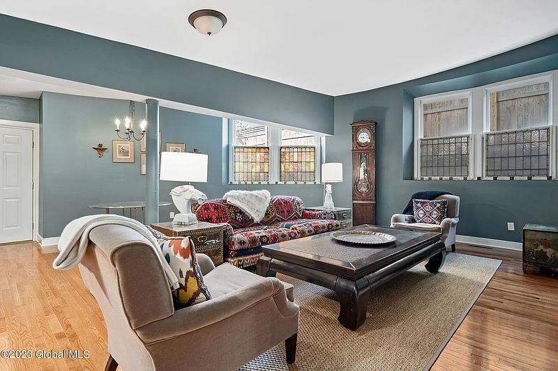 5th image of 125 Circular Street #2