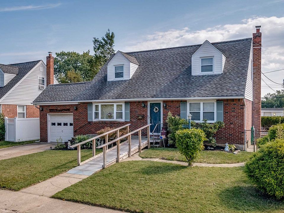 1st image of 210 Morris Dr