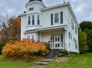 33 Lafayette St, Calais, ME 04619