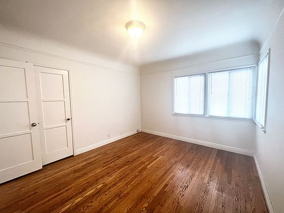 Large Bedroom with Walk-in Closet