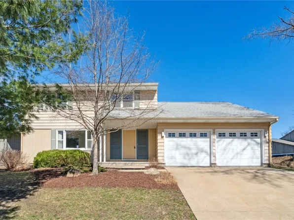 4240 Cottage Grove Pkwy SE, Cedar Rapids, IA 52403