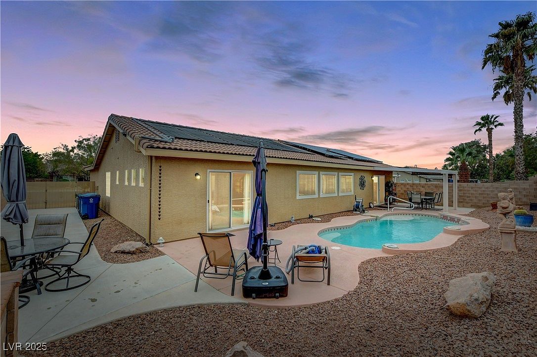 8225 Dusty Valley Ct, Las Vegas, NV 89131 | Zillow