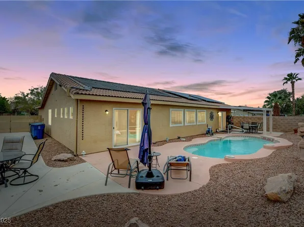 8225 Dusty Valley Ct, Las Vegas, NV 89131