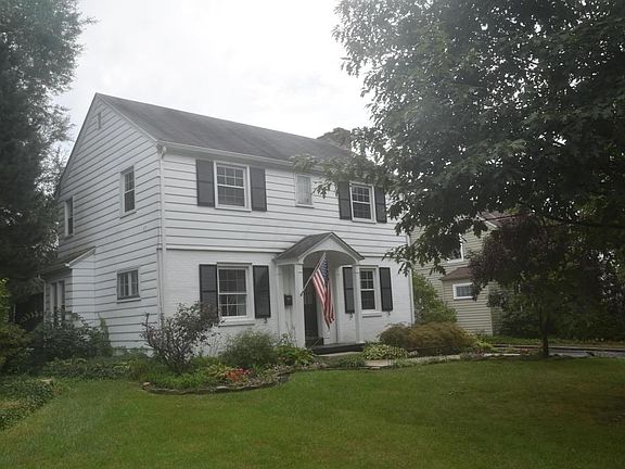 4th image of 211 E Schreyer Pl