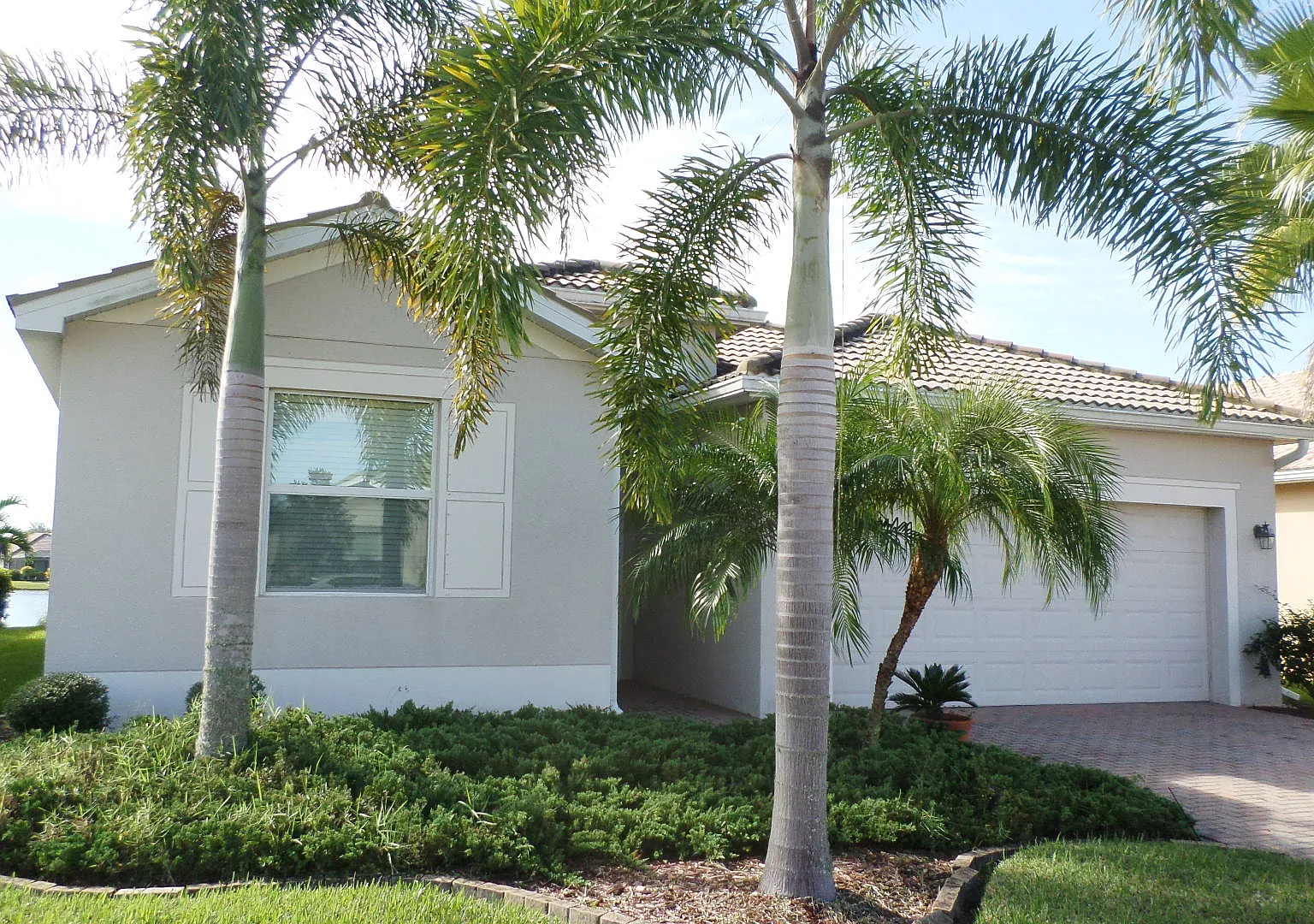 3 bed, 2025 sqft, $5,100 — Photo 2