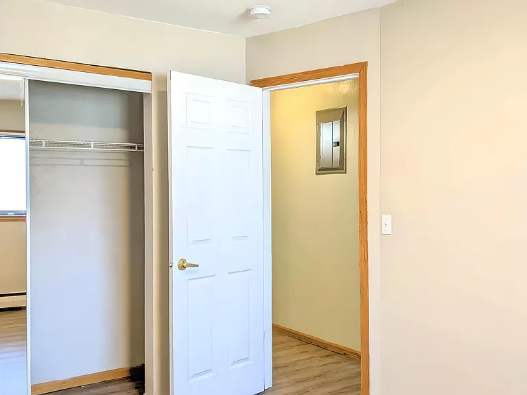 Twin Pines Apartments — Photo 10