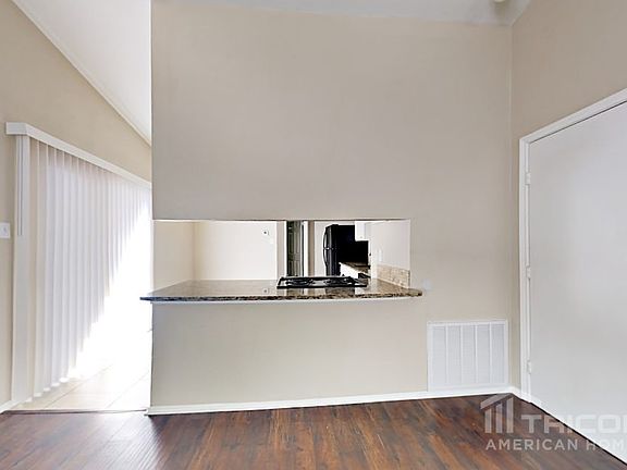 4th image of 10038 Birch Field Dr