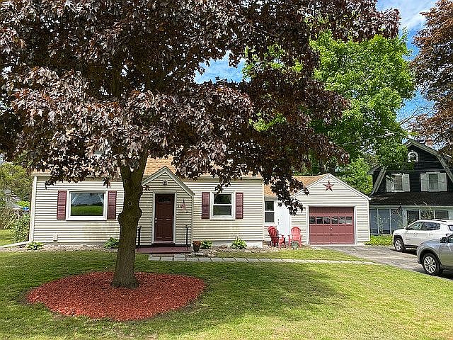 1st image of 100 Hunt Dr