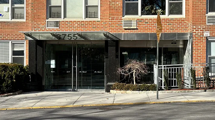 Sold by Coldwell Banker Signature Properties | media 18