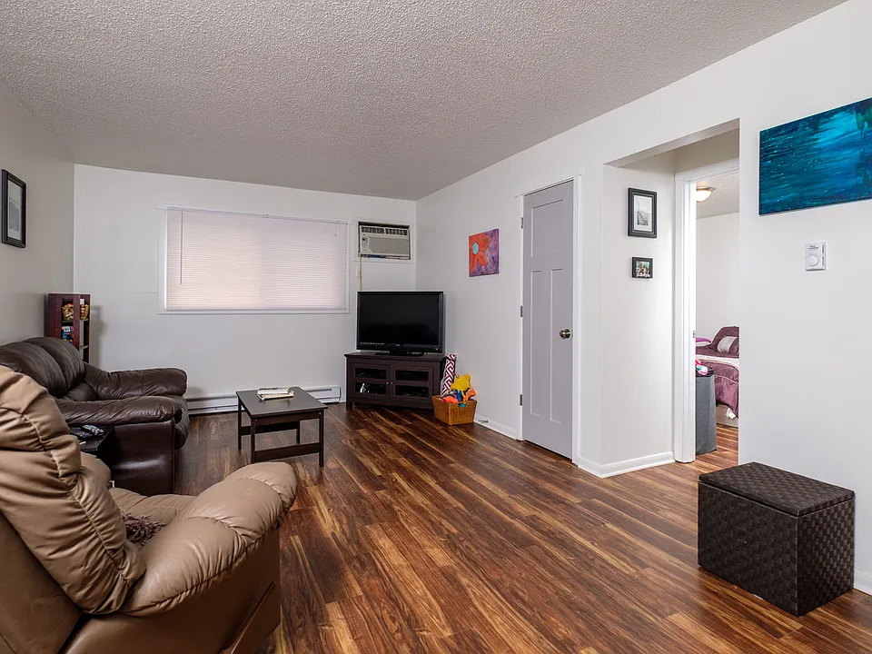 202 Oak Blvd #306