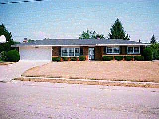 1st image of 400 N Aberdeen Dr