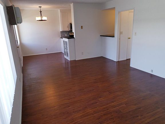 5th image of 1830 Greenfield Ave APT 25