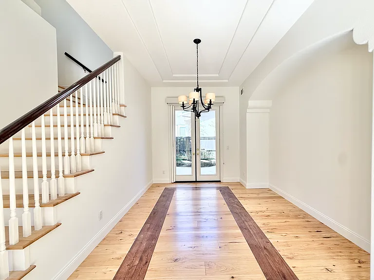 13835 Kerry Ln — Photo 6
