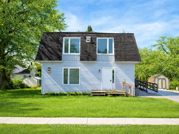 4 Shaw St, Springwater, ON L0L 1P0