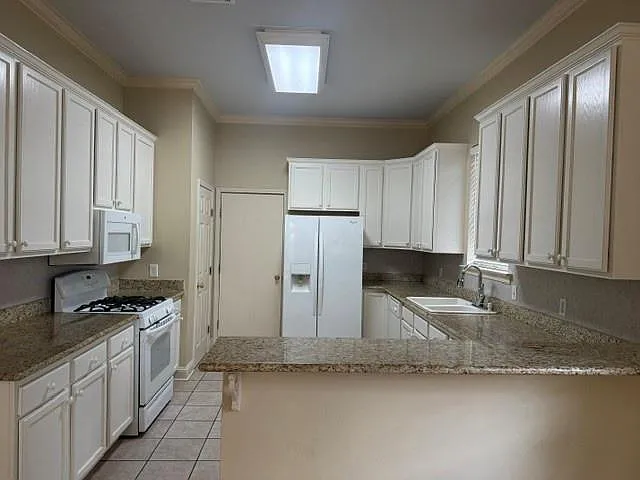 403 N Hullen St — Photo 3