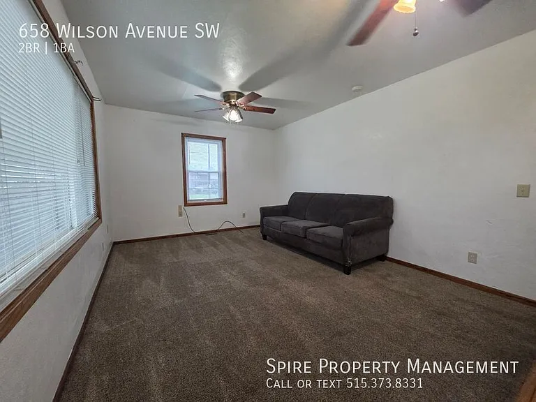 658 Wilson Ave SW — Photo 3