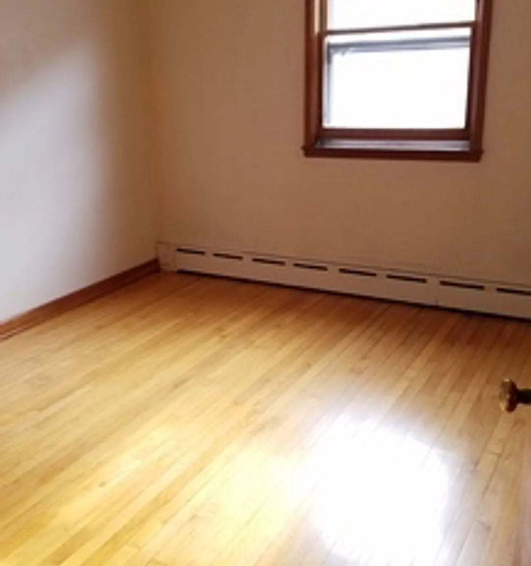 14th & Phillips One Bedroom Apartment - Park Apartments — Photo 4