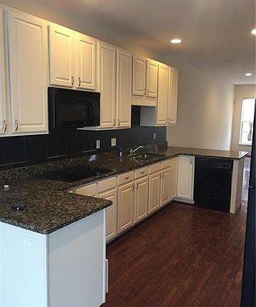 5th image of 526 Graten St #1