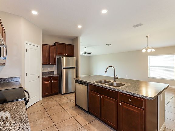 4th image of 15511 Bawtree Gate Ln