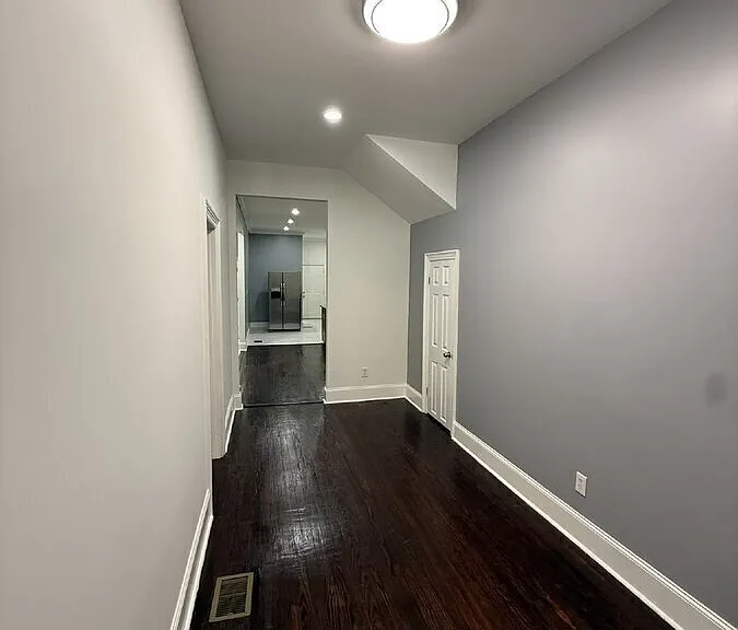 2235 Whitaker St — Photo 4