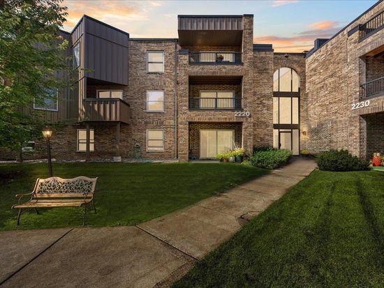 2220 Midland Grove Rd APT 307, Roseville, MN 55113