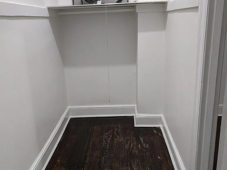 Walk in closet
