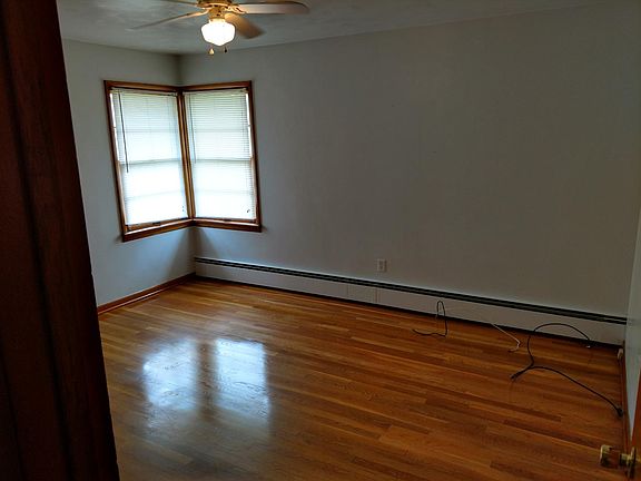 5th image of 105 Lakeview Dr
