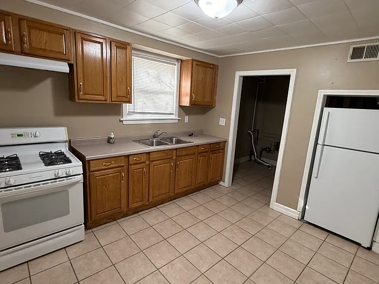 3757 Henry Ave — Photo 7