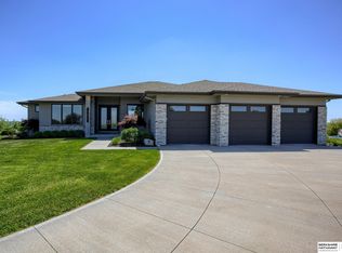 402 Reymar Cir, Plattsmouth, NE 68048