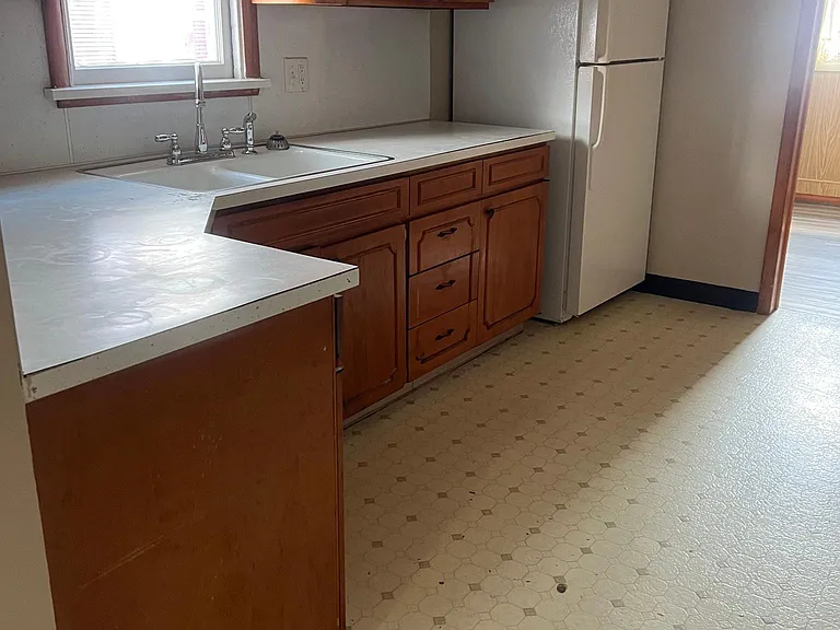 308 Mettler St — Photo 3