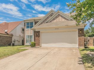 3733 River Birch Rd, Fort Worth, TX 76137
