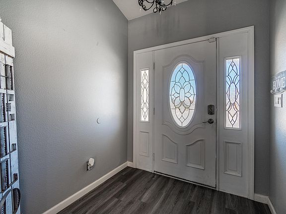 3rd image of 7810 Fernwood Ave