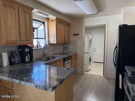 3rd image of 920 Ruby Ct