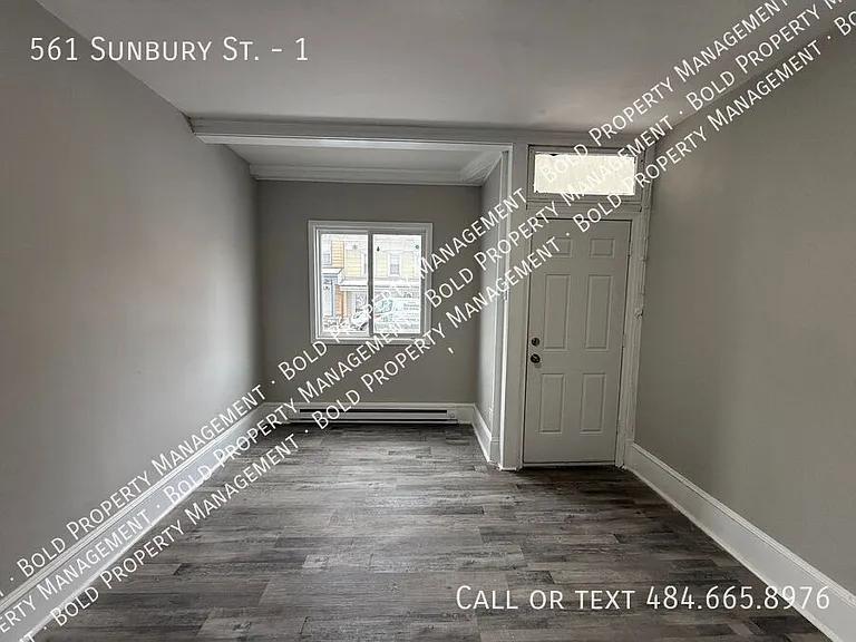 561 Sunbury St #1 — Photo 4