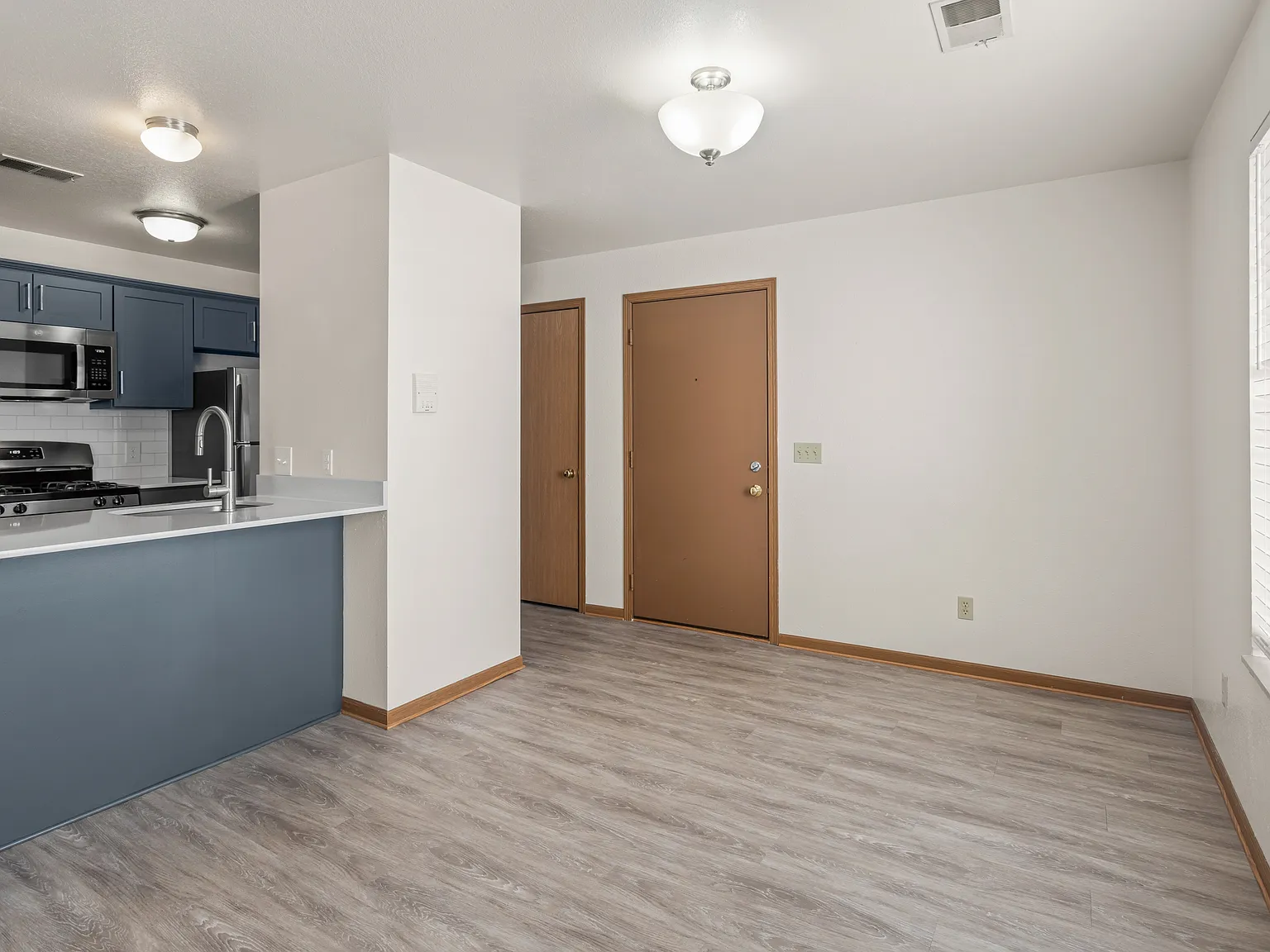Meadow Springs Apartments — Photo 4