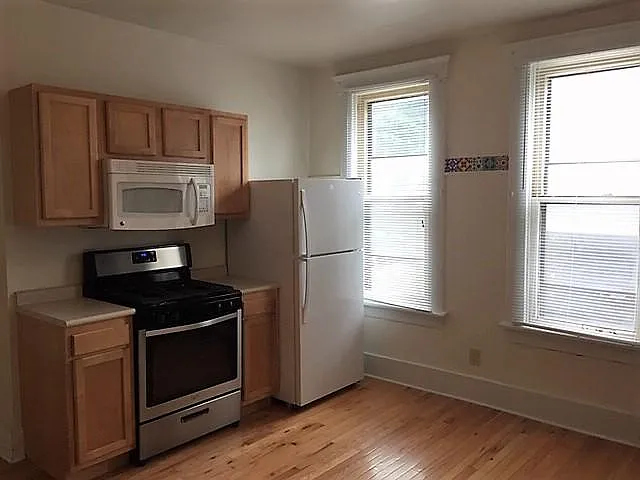 1154 Oregon Ave — Photo 4