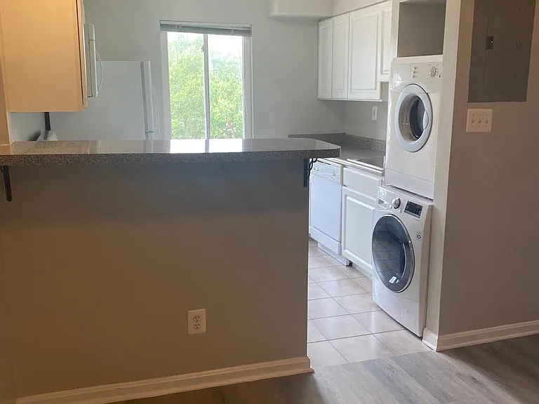4709 Tecumseh St #301 — Photo 9