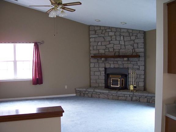 2nd image of 5570 E Pine Knoll Blvd