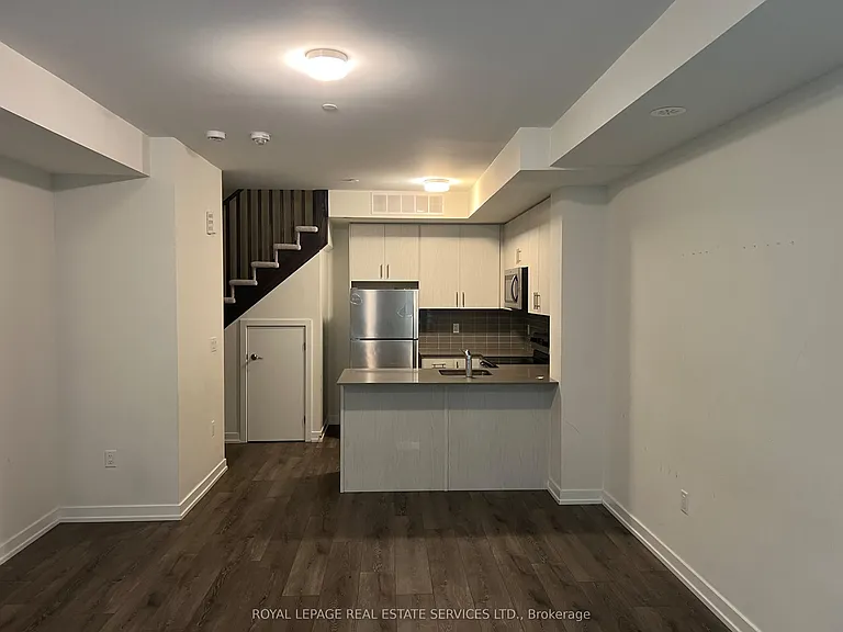 3550 Colonial Dr #27 — Photo 5