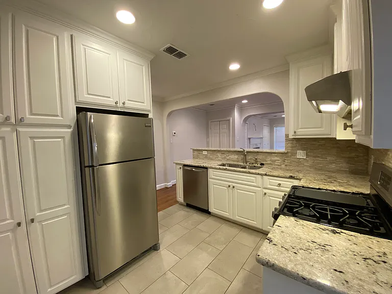 5529 Longview St — Photo 13