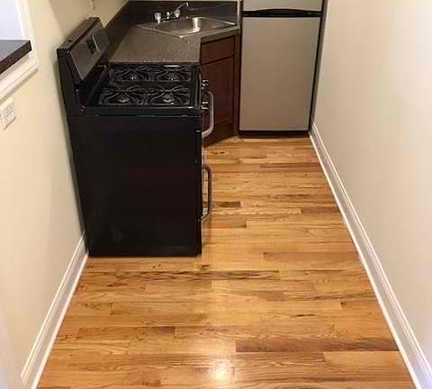 3rd image of 511 W Melrose St APT 207C
