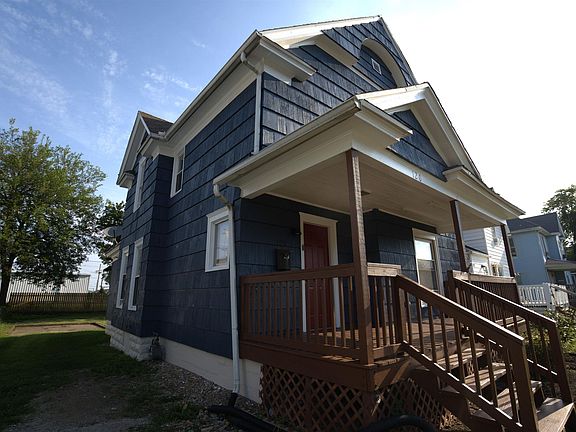 3rd image of 120 E 6th St