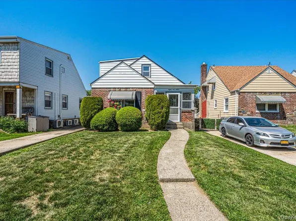85-12 248 Street, Bellerose, NY 11426