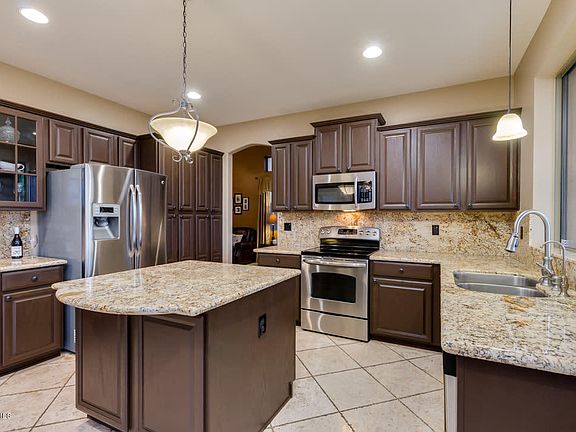 2nd image of 3527 W Plymouth Dr
