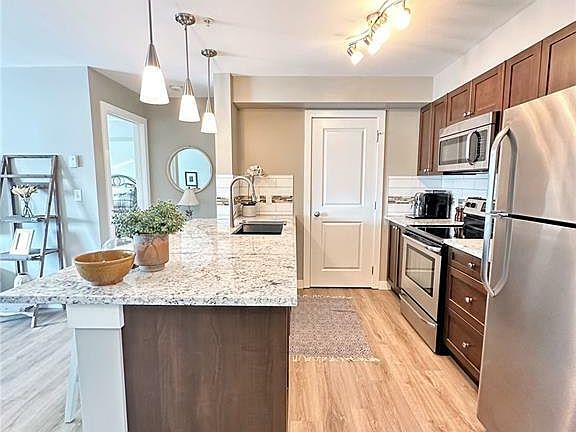 4th image of 820 5th St NE #206